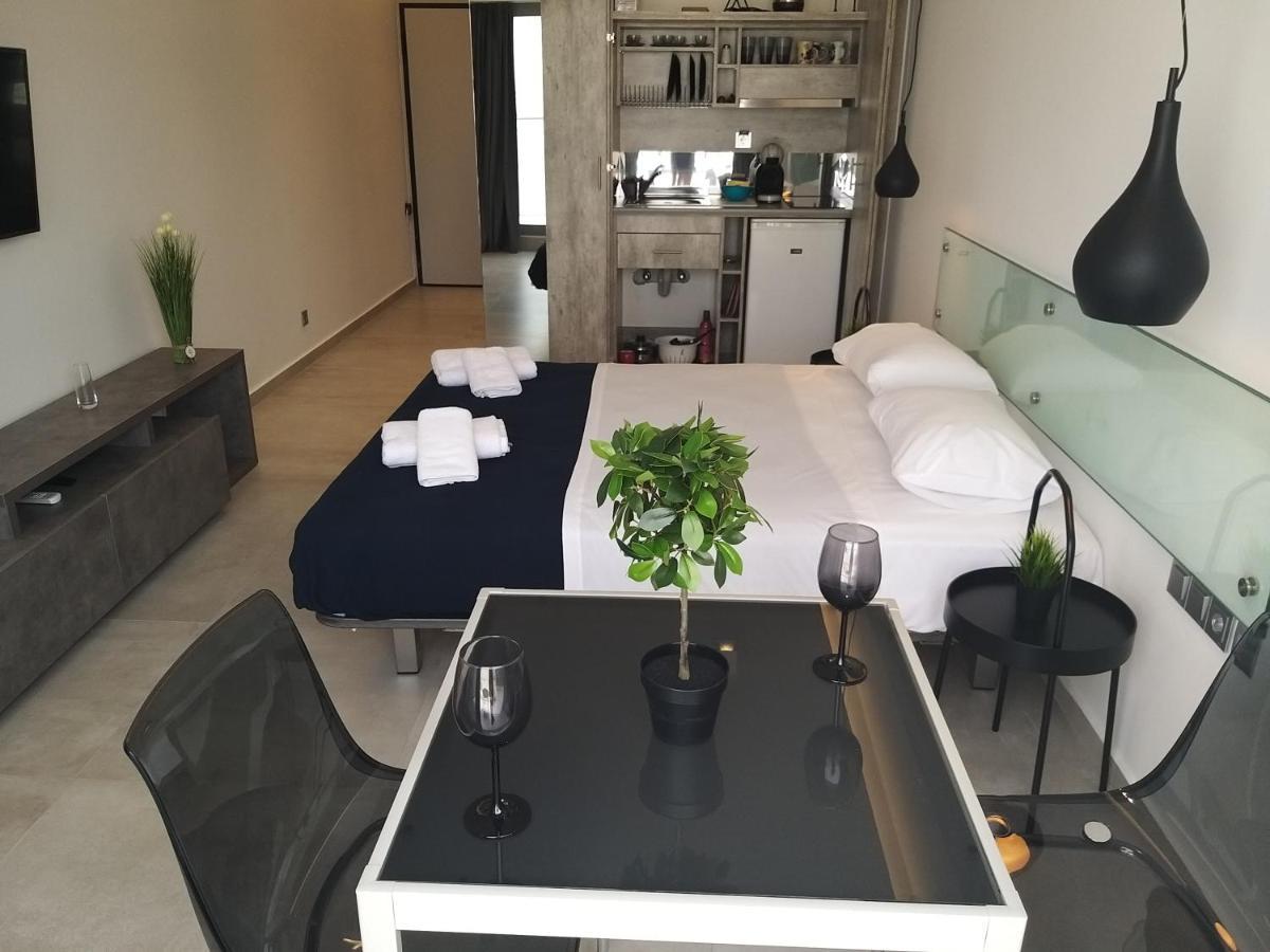 Amazing Apartments @ Aiolou Str. Atene Esterno foto